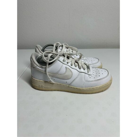 Nike Air Force 1 Low Triple White Leather Shoes Women’s Size 8 DD8959-100 - Picture 1 of 11